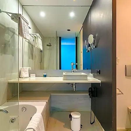 Atarazanas Hotel
