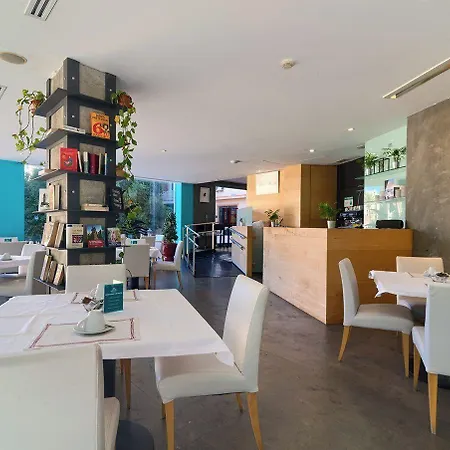 Atarazanas 4*
